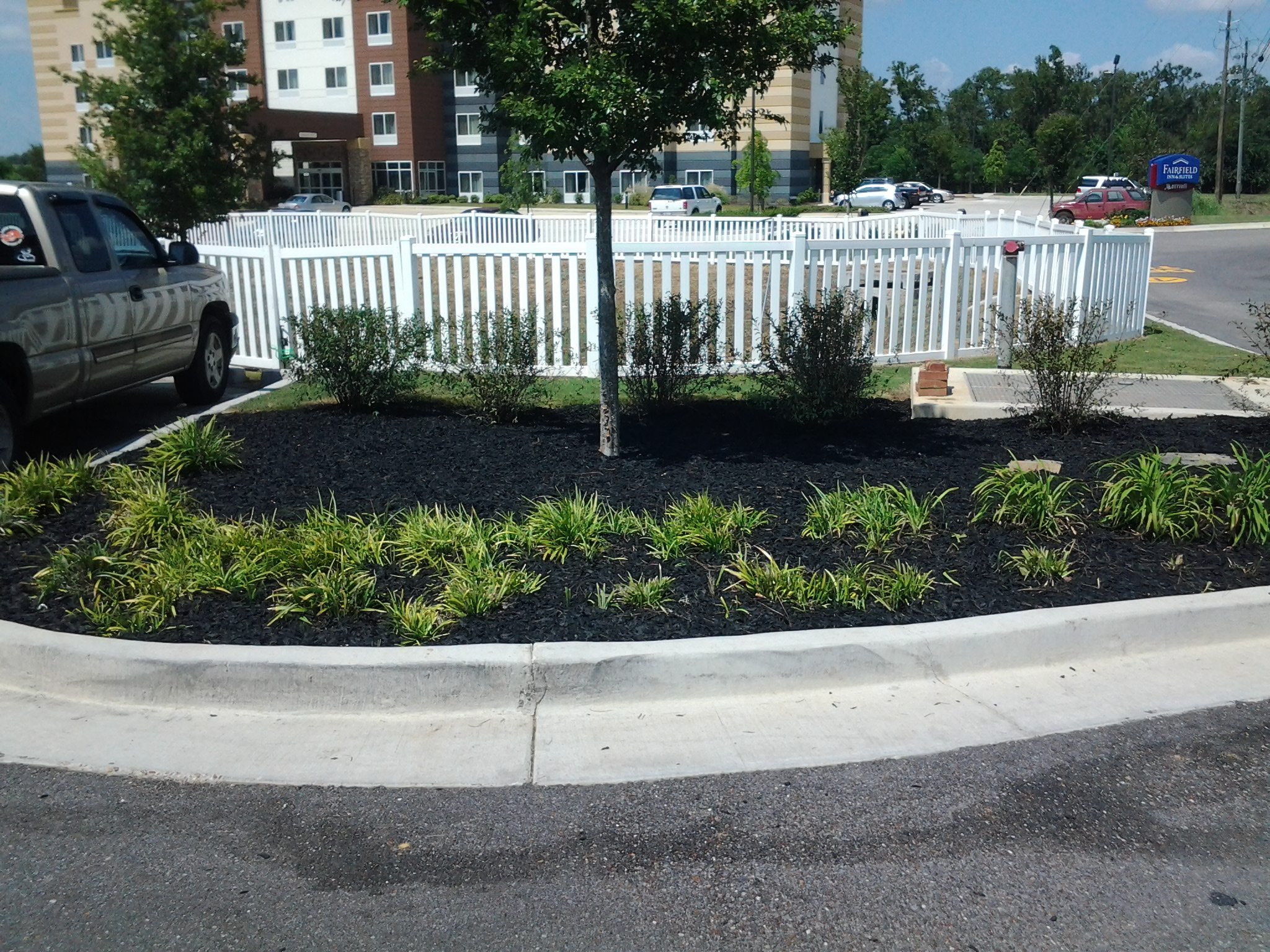 Top Rubber Mulch Bulk | Recycled Rubber Mulch | Tire Mulch