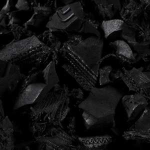Close-up of clean black rubber mulch